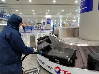 大江東︱上海篩查輸入病例，眾多“大白”閉環(huán)把關(guān) 行李托運(yùn)